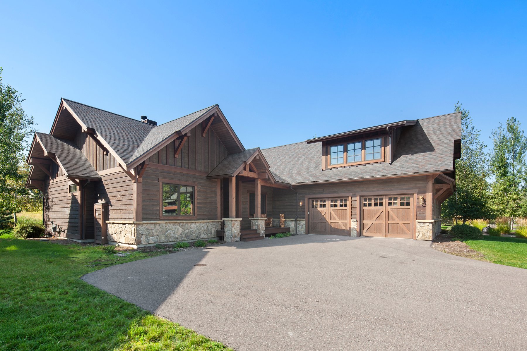 The Lodge at Whitefish Lake, a lake wedding venue in Whitefish, Montana