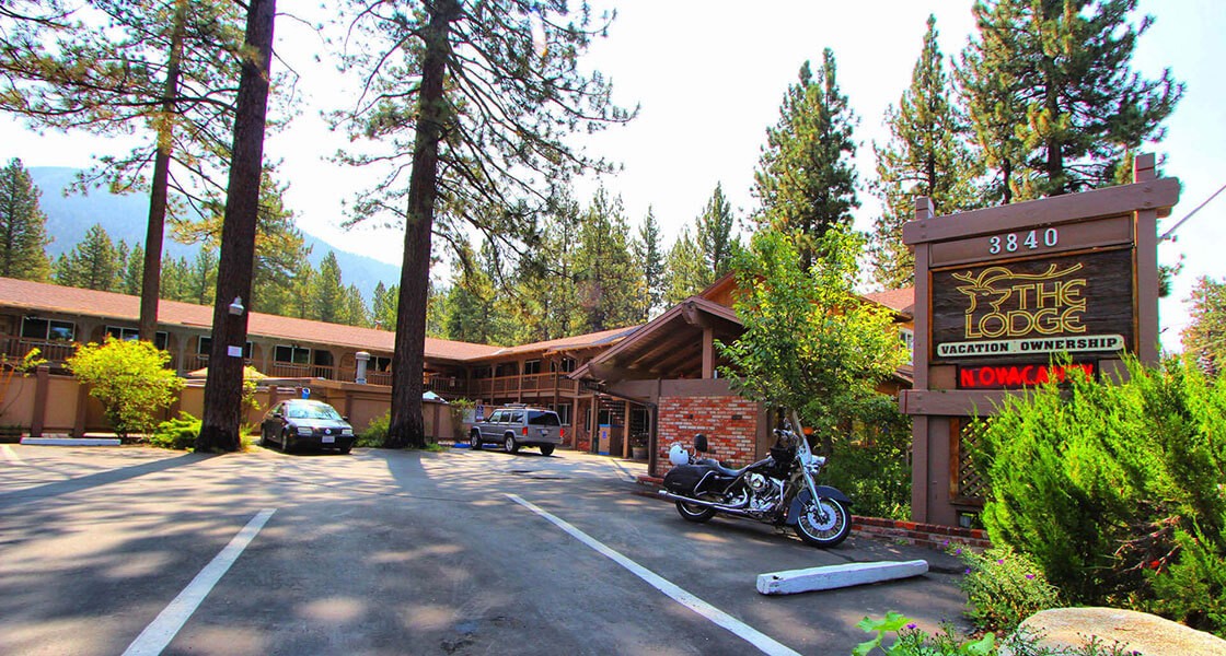The Lodge at Lake Tahoe, a lake wedding venue in South Lake Tahoe, California