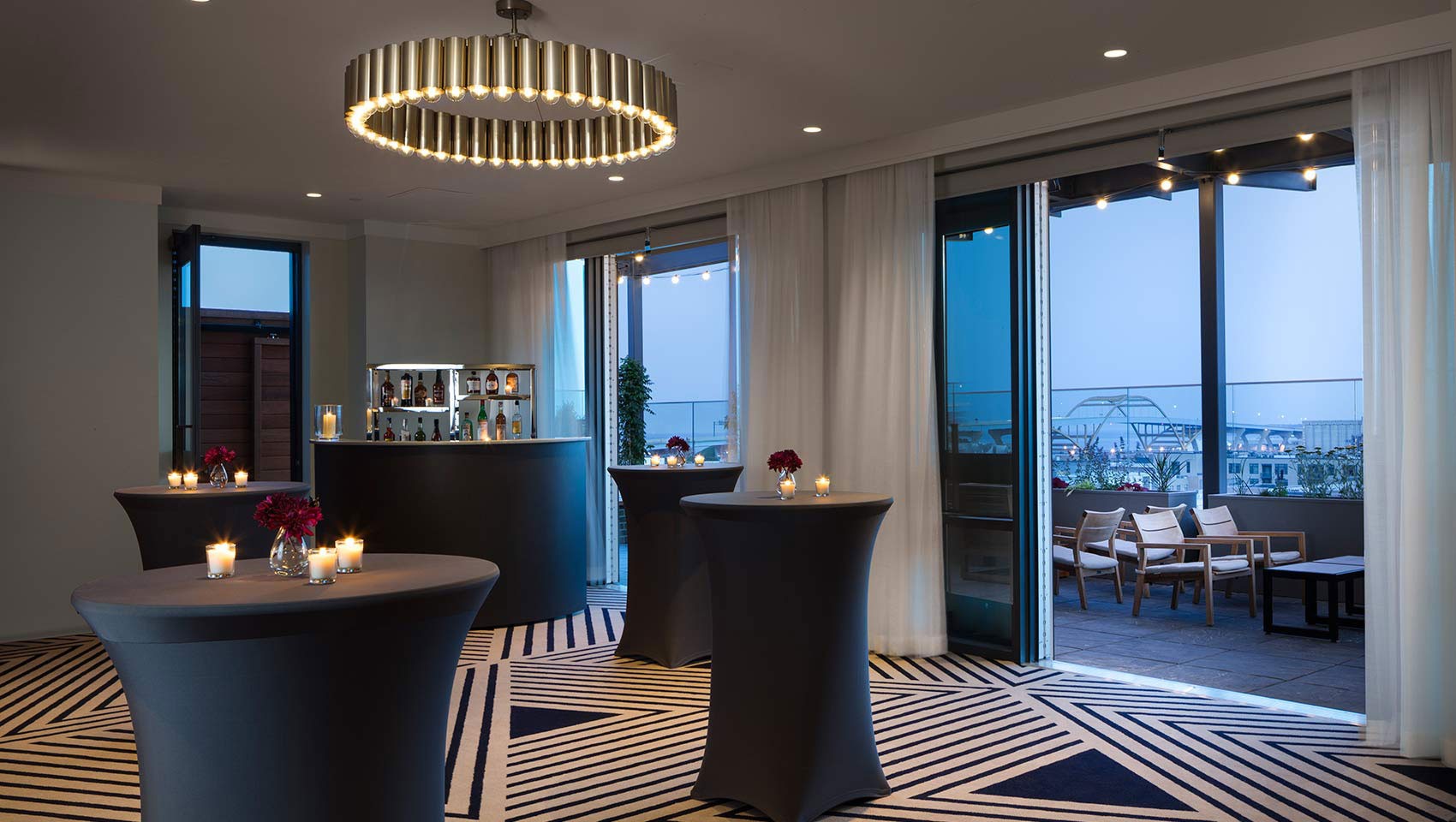 Kimpton Journeyman Hotel, a rooftop wedding venue in Milwaukee, Wisconsin