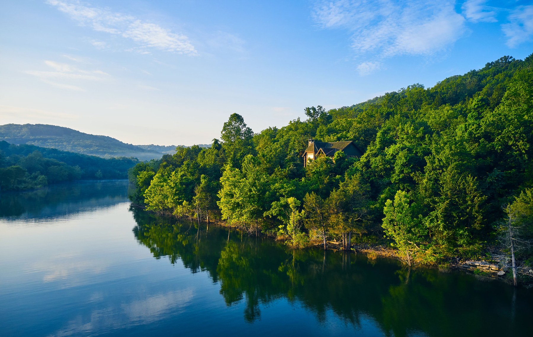 Big Cedar Lodge, a lake wedding venue in Ridgedale, Missouri