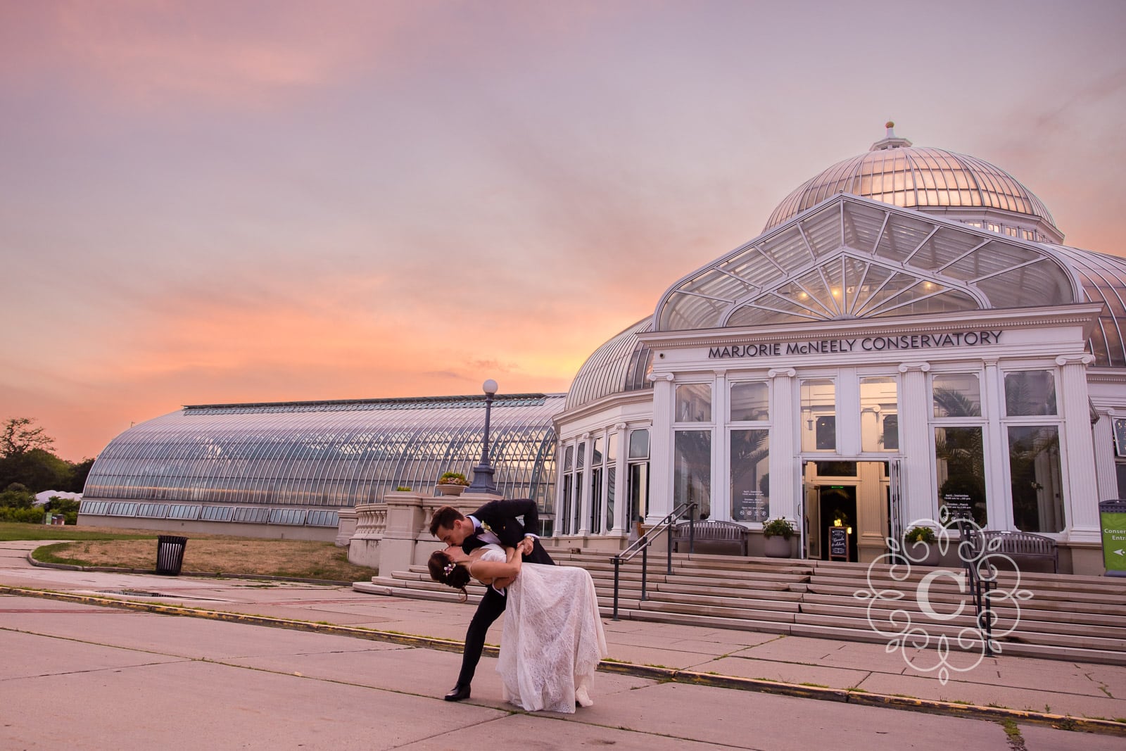Como Park Zoo and Conservatory, a barn wedding venue in Saint Paul, MN