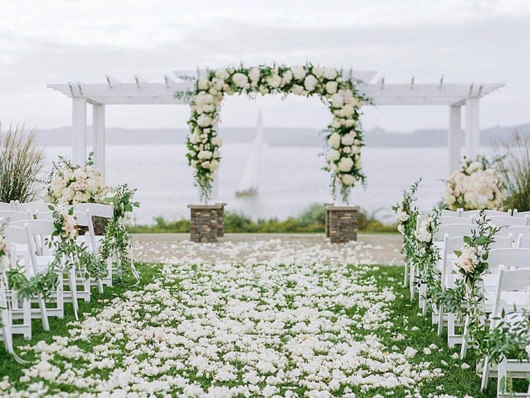 OceanCliff Hotel, a beach wedding venue in Newport, Rhode Island