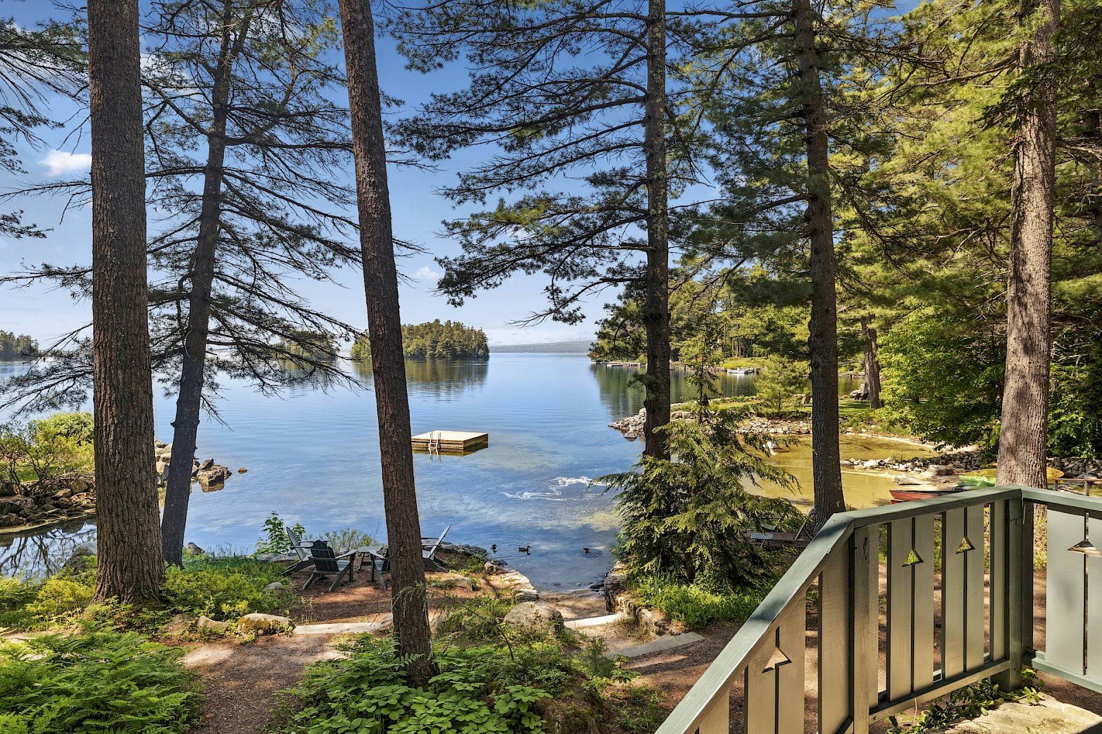 Migis Lodge, a lake wedding venue in South Casco, Maine