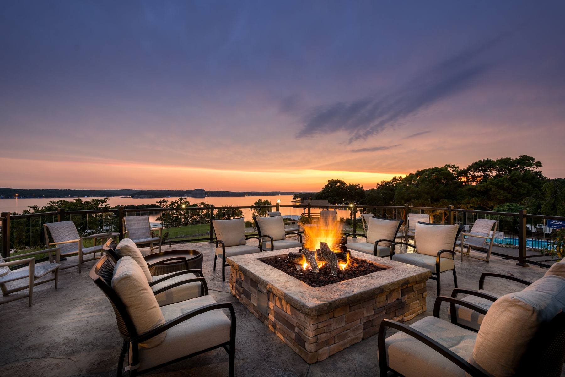 The Lodge of Four Seasons, a lake wedding venue in Lake Ozark, Missouri