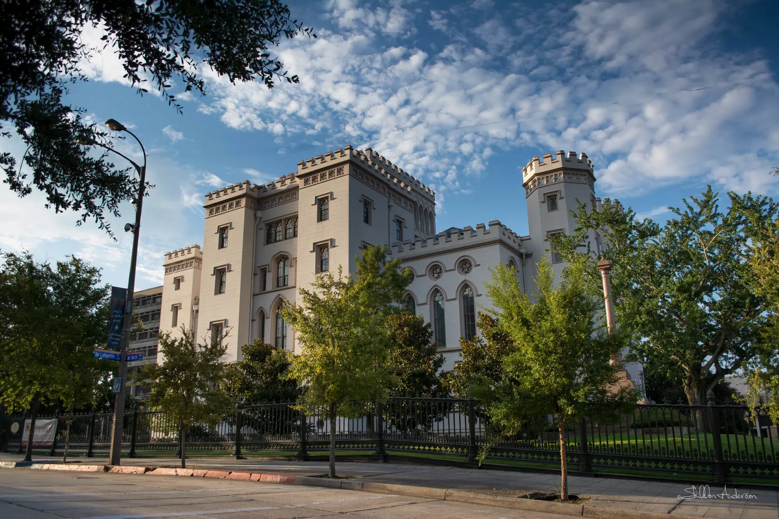 Louisiana's Old State Capitol, a barn wedding venue in Baton Rouge, LA